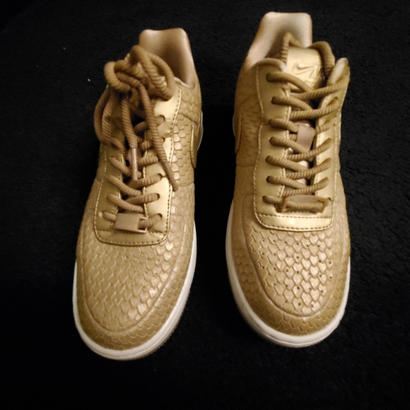 Gold Piranha Air Force Ones - Picture 2 of 5